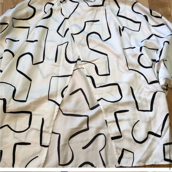 ASOS Design Batwing Sleeve Wrap Back Abstract Print White Top NEW - Picture 9 of 11